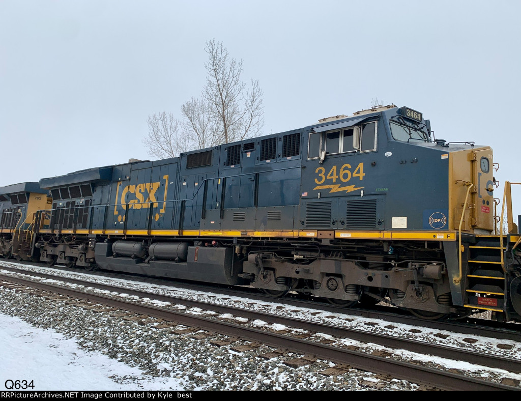 CSX 3464 on Q634